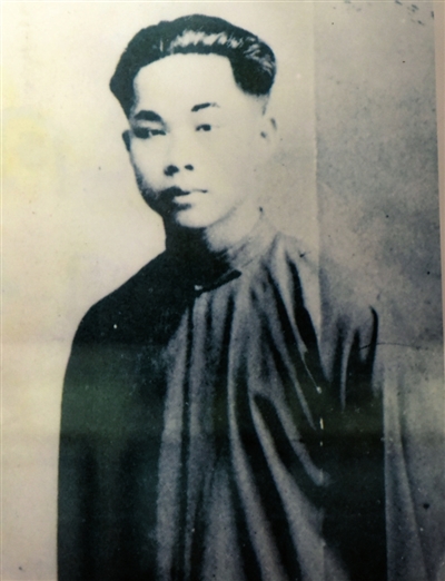 黄健是西区长洲后山村人,1926年3月加入共产主义青年团,同年6月加入