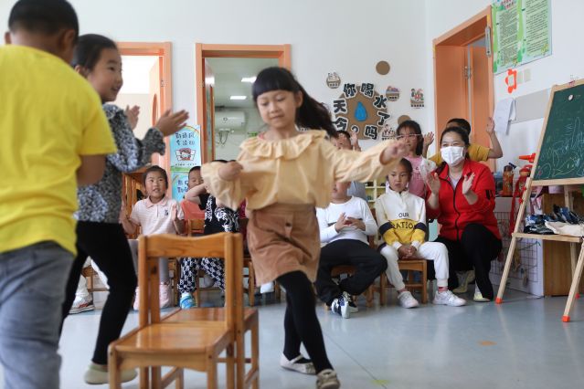 （图片故事）（3）守望海岛幼儿园的“灯塔(2436672)-20220607101537.JPG