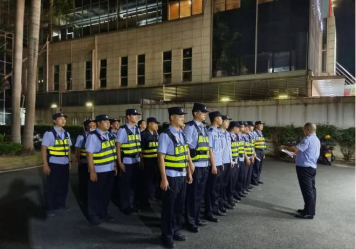 警燈常亮 留“夏”平安 火炬公安開展夏夜治安巡查宣防第二次集中統(tǒng)一行動297.png