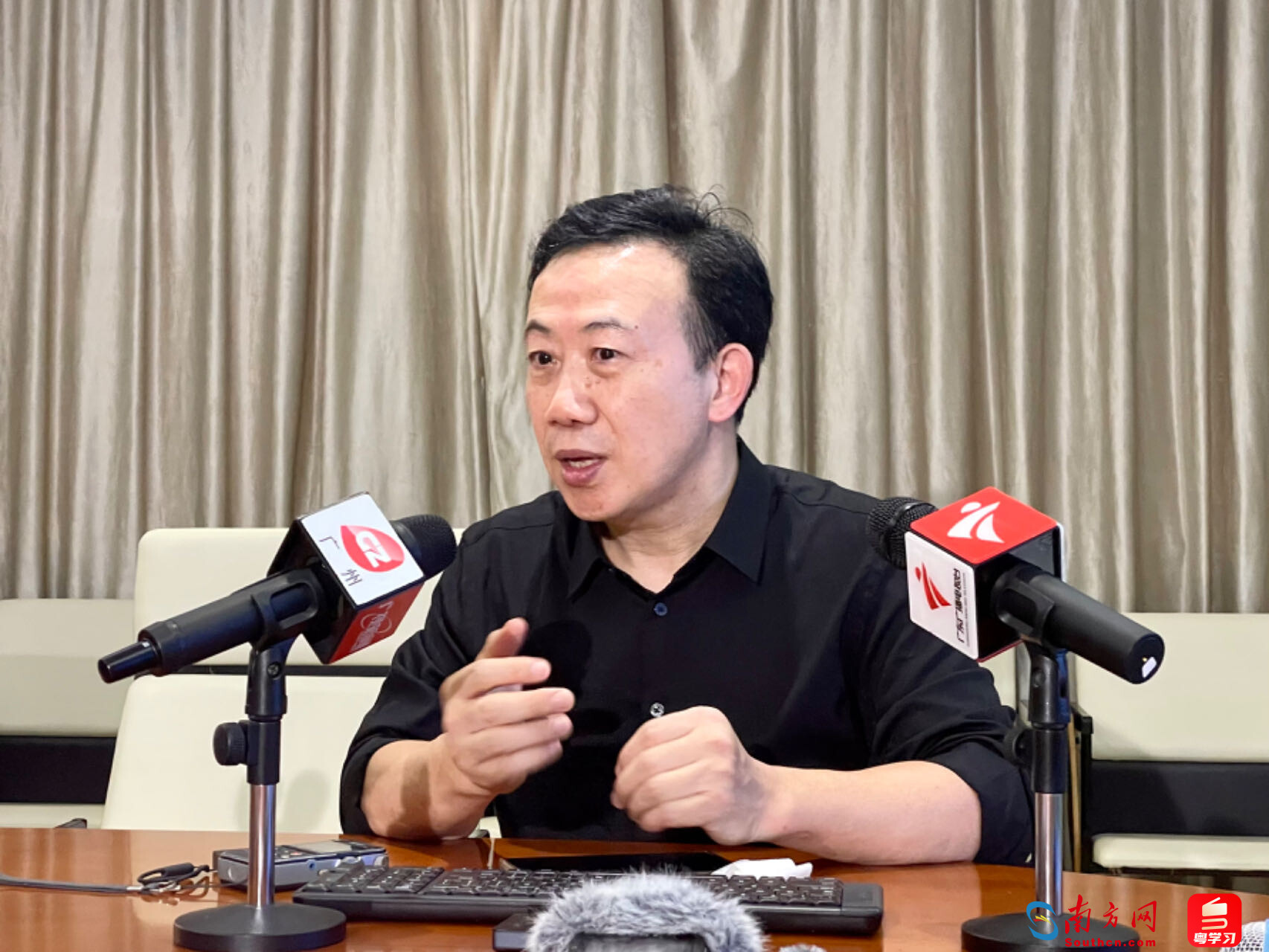 广妇儿内科部副主任、呼吸科主任医师 印根权