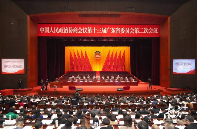 南方+ 张梓望 拍摄