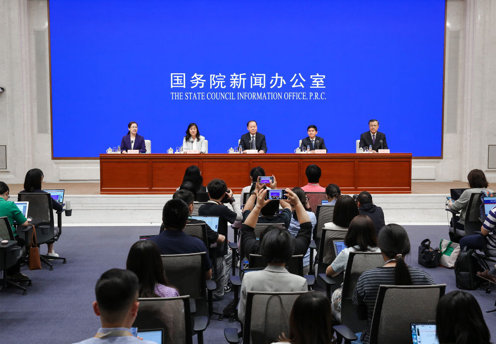 室在北京举行国务院政策例行吹风会,住房和城乡建设部副部长董建国