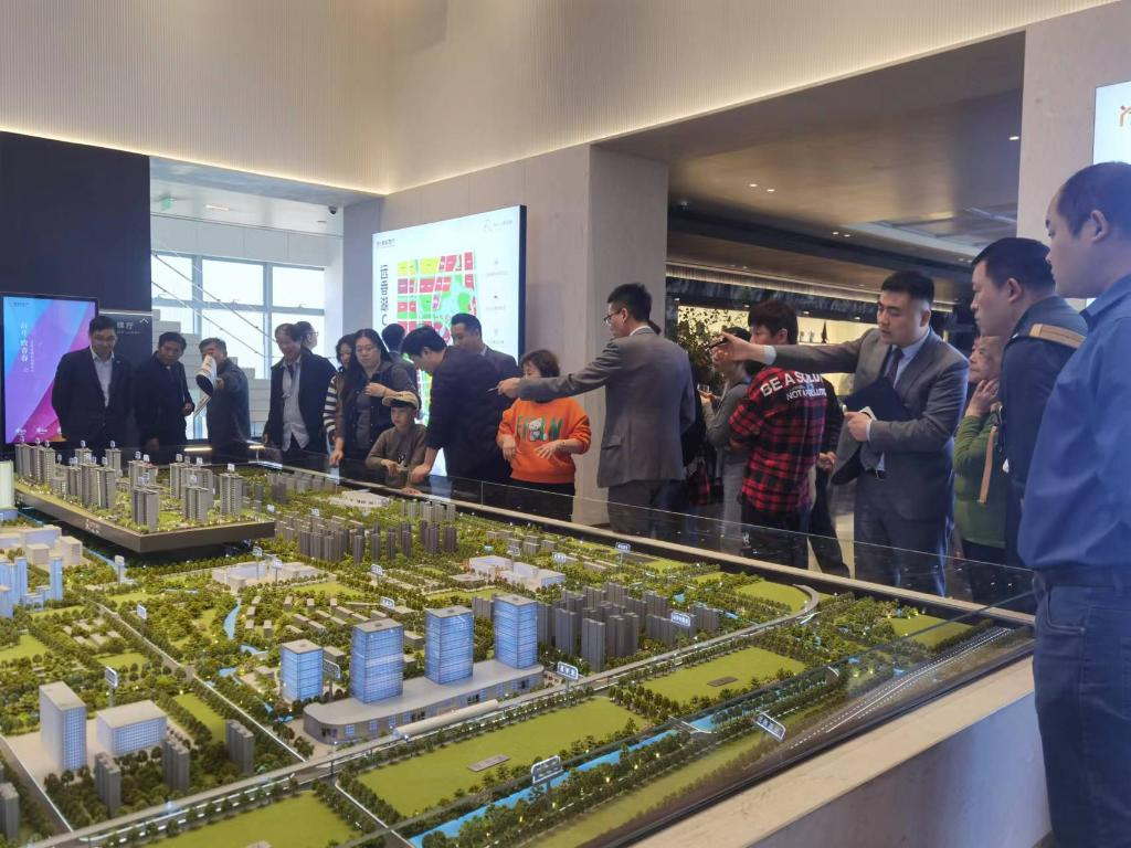 5月28日在上海嘉定区拍摄的“沪九条”房地产新政实施后首个开盘项目的现场。新华社记者 郑钧天 摄