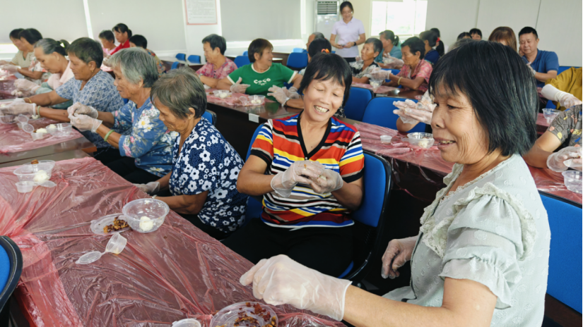 3火炬高新區(qū)舉辦我們的節(jié)日·重陽——耆“炬”繽紛嘉年華活動407.png