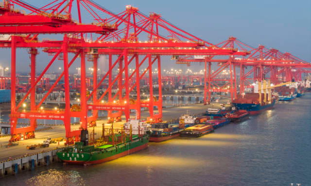 2025年1月2日拍摄的江苏省苏州港太仓港区（无人机照片）。新华社发（计海新摄）
