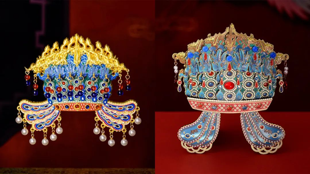 凤冠冰箱贴金属款(左)、木质款(右)