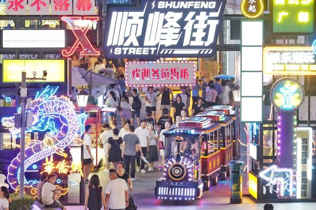 佛山，要以文旅為支點，撬動經(jīng)濟發(fā)展新空間，激活城鄉(xiāng)發(fā)展新活力。圖為順峰街。戴嘉信 攝