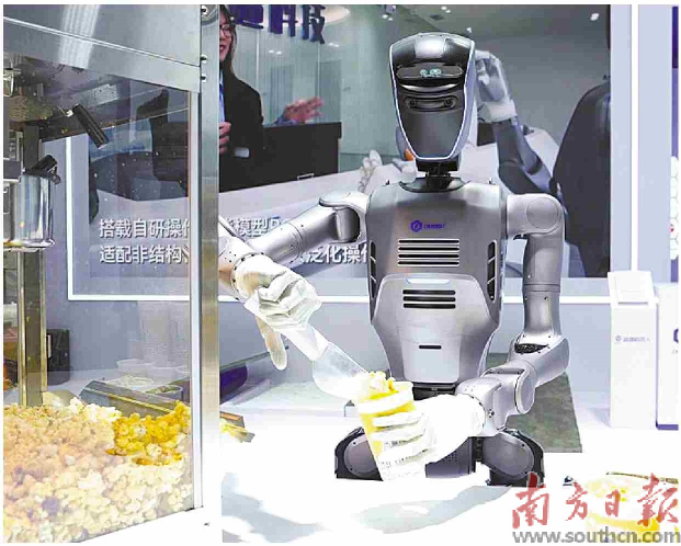 人形機器人展示做爆米花、煲仔飯等技能。本欄圖片均由受訪者供圖