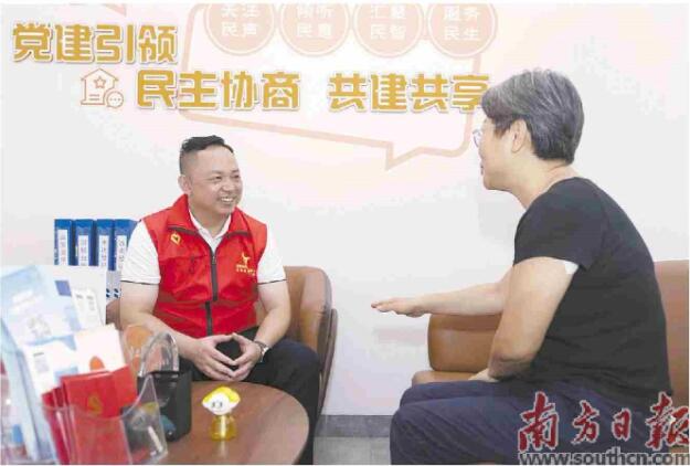 退役軍人李榮飛成立的“飛哥調(diào)解室”是東莞松山湖首個(gè)個(gè)人調(diào)解品牌工作室。南方日?qǐng)?bào)記者 張冠軍 攝