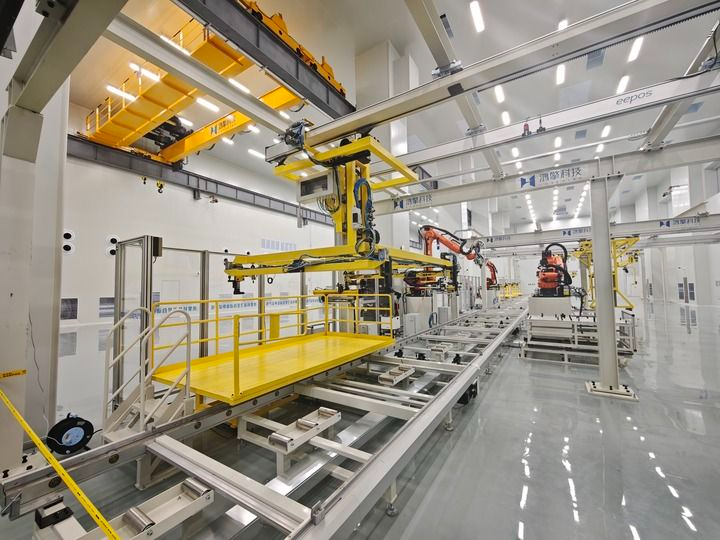 這是2025年10月22日拍攝的藍(lán)箭鴻擎（雄安）空間科技有限公司生產(chǎn)線。新華社發(fā)（孫文賓攝）