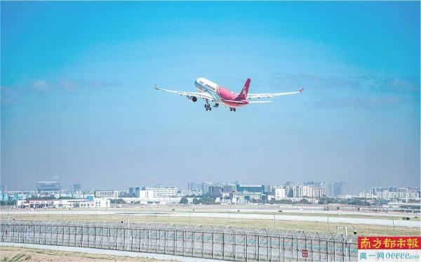 深圳寶安國際機場第三跑道。深圳機場供圖