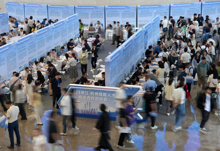 这是2025浙江·杭州技能人才校企合作洽谈会现。2025年5月13日摄）。新华社记者 韩传号 摄