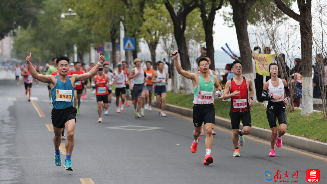 2025梅州馬拉松起跑，梅州市委宣傳部供圖。