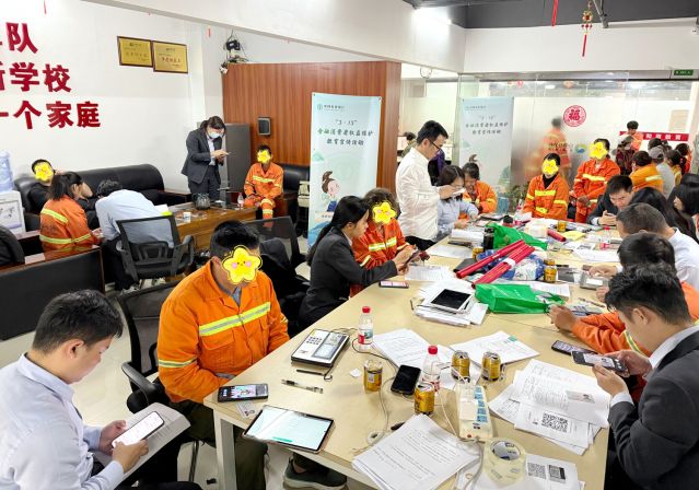 农业银行中山分行：跨城服务暖“橙”心  金融护航安“薪”路 (1)_副本.jpg