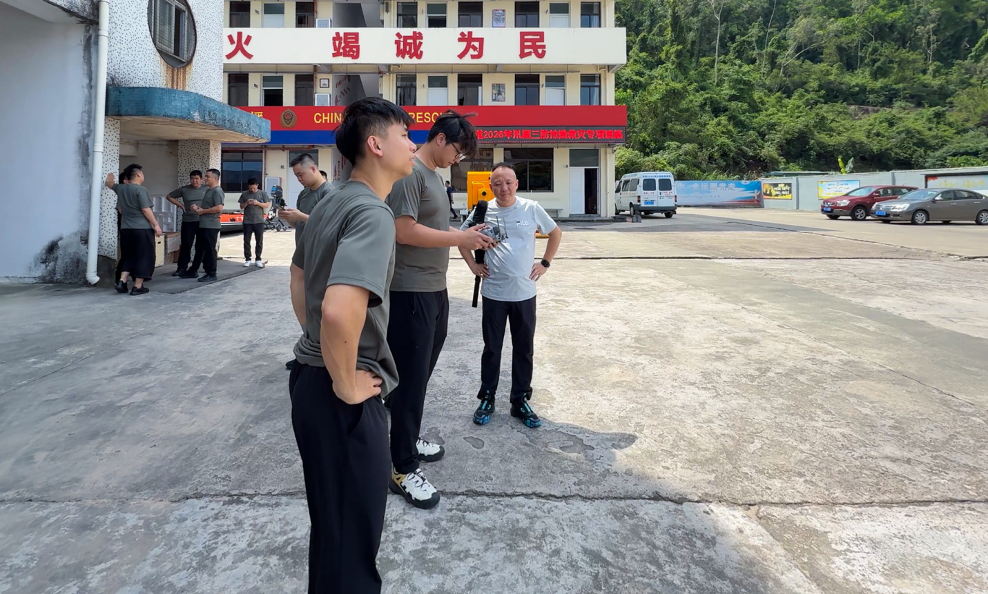 乐飞智能4.png