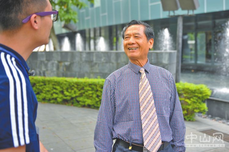 黄运生"照顾妈妈对我来说是一件很高兴的事,从来不觉得是负担.
