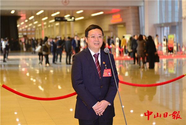 "三医联动"如何让患者更受惠?中山团代表袁勇走上"代表通道"建言