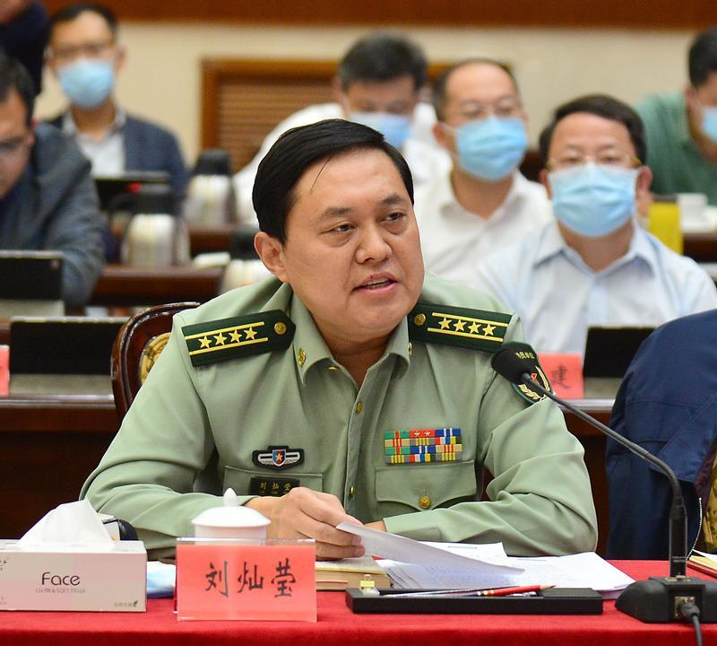 市委常委中山军分区政委刘灿莹建立奖惩和容错机制