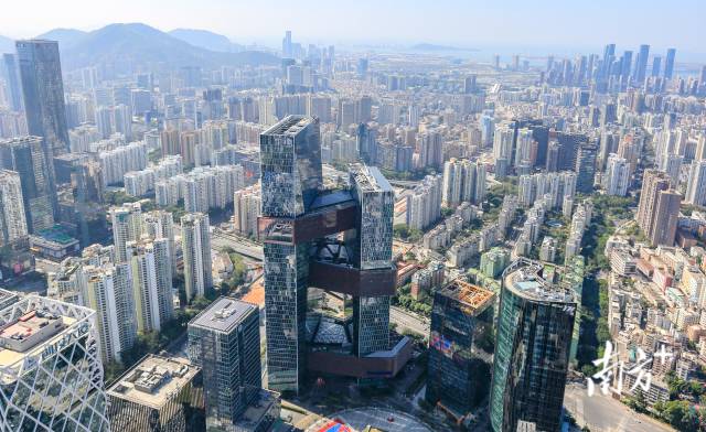 深圳高新区聚集了腾讯、大疆、迈瑞、研祥等知名高新技术企业。