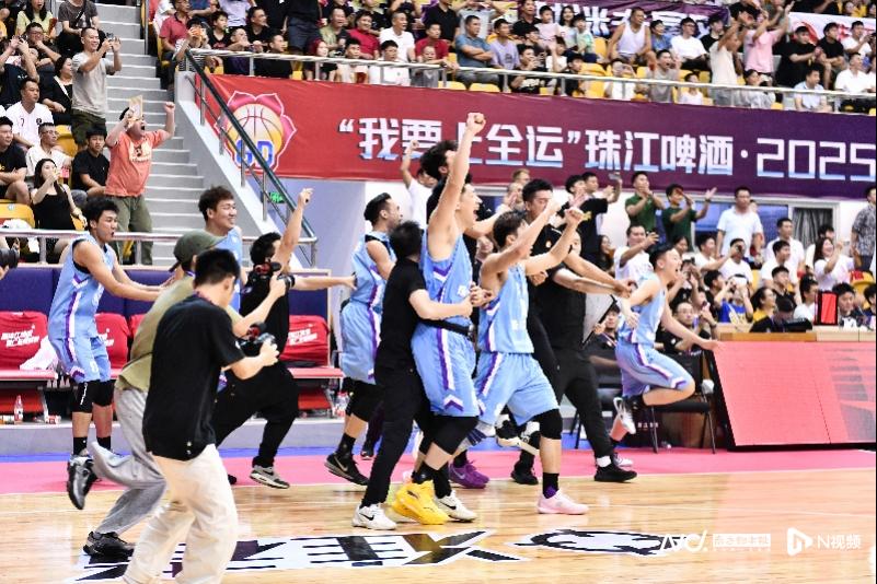 河源队是上赛季省篮球联赛冠军得主。