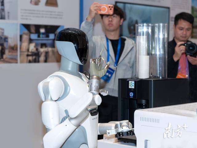 2026年全省高质量发展大会现场，设置了广东省制造业与服务业协同发展案例展。南方+记者 张冠军 摄