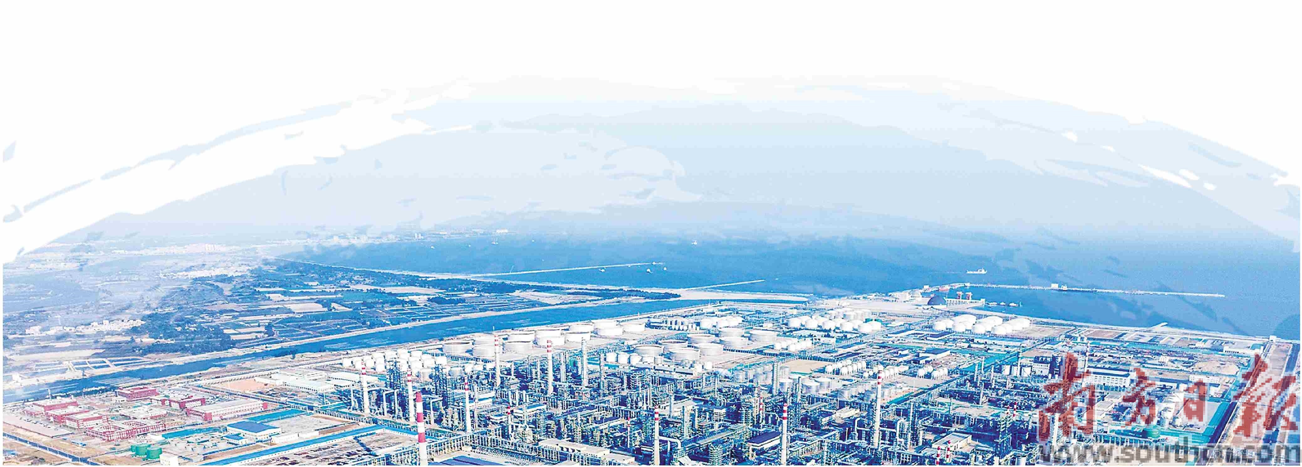 位于揭阳惠来县的大南海石化园区，成为拉动区域经济发展的核心引擎。  受访者供图