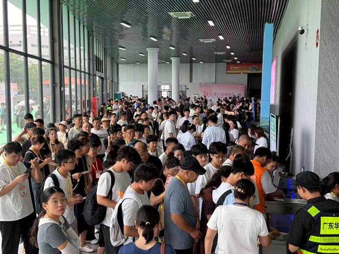 7月17日，潮食会首日人气高涨。图源活动方