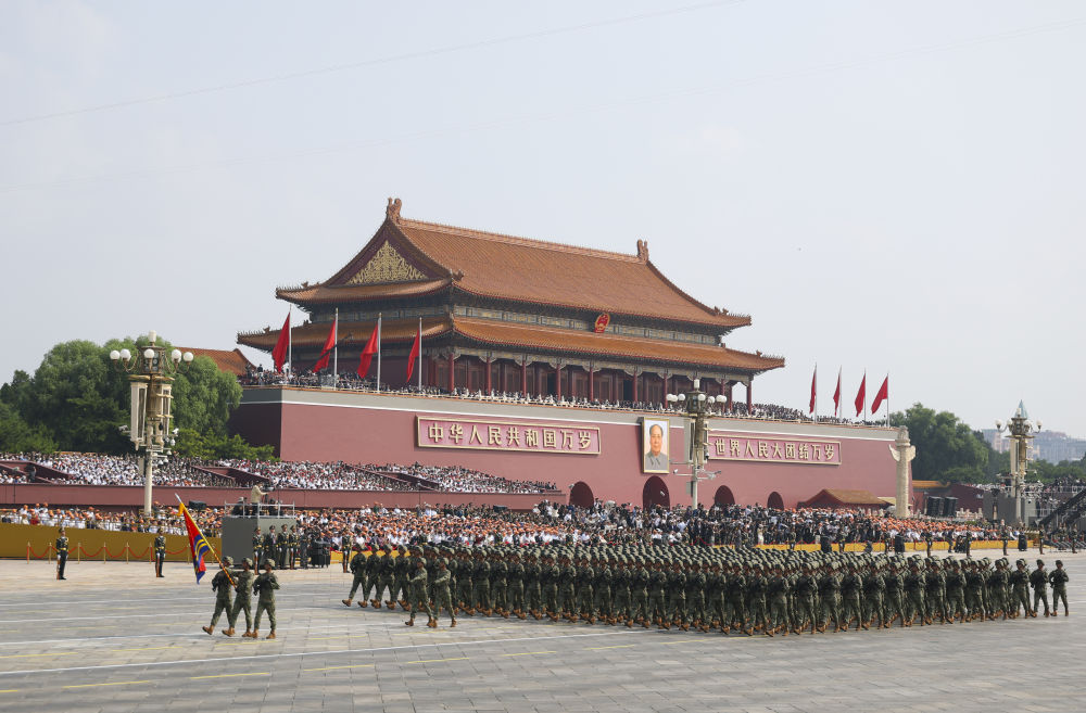 2025年9月3日,纪念中国人民抗日战争暨世界反法西斯战争胜利80周年大会在北京隆重举行。这是军事航天部队方队接受检阅。新华社记者 黄伟 摄