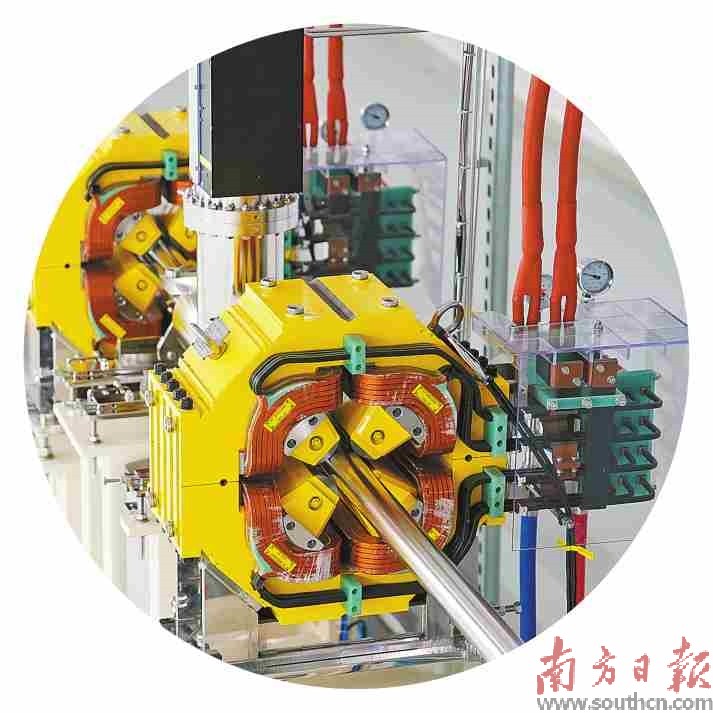 强流重离子加速器装置内部设备。南方日报记者 许舒智 摄