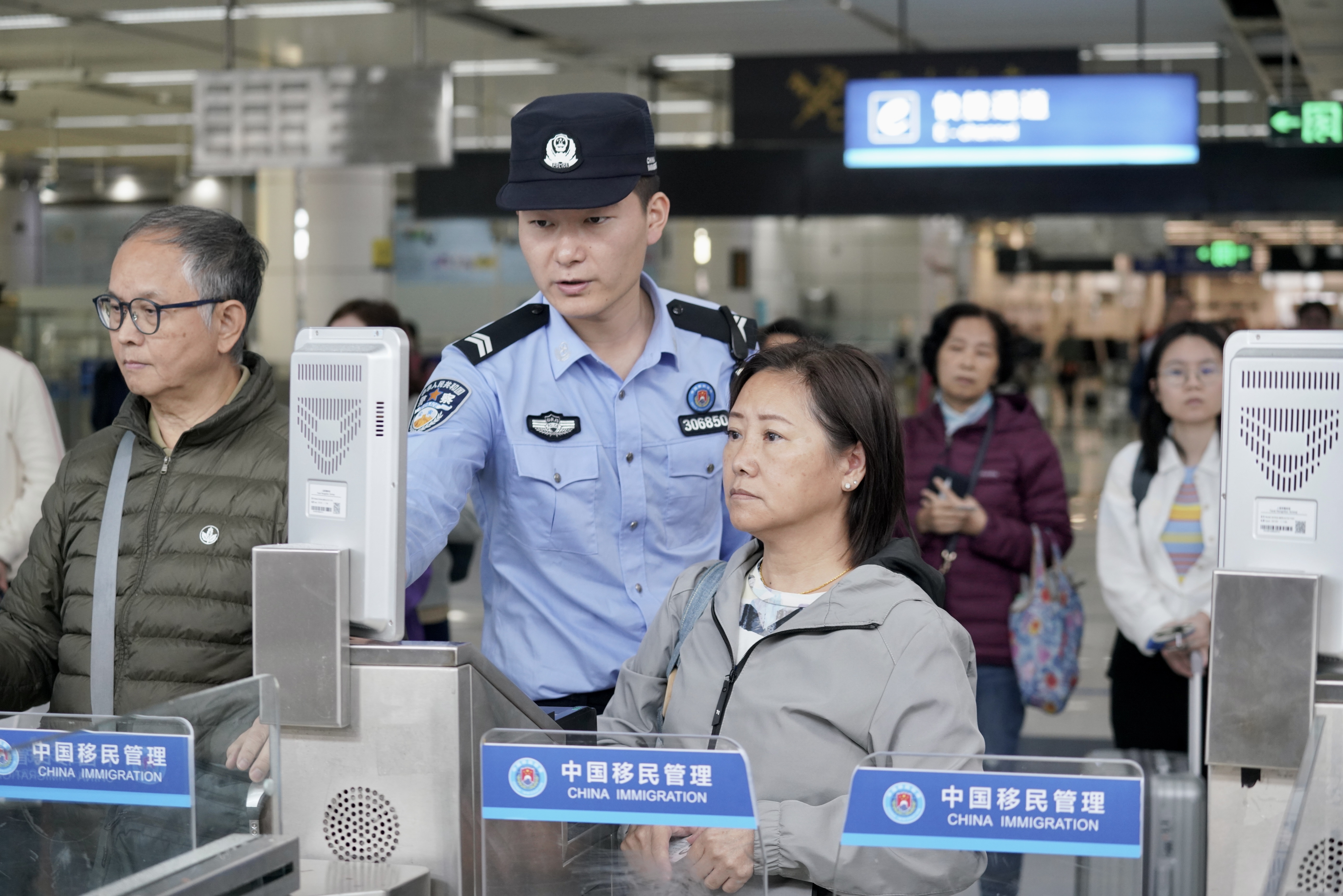 深圳湾口岸成为大量内地旅客经港中转出境的首选通道。来源:中华人民共和国深圳湾出入境边防检查站